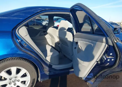 2007 Toyota Camry Hybrid z USA, uszkodzony, nr VIN JTNBB46K173025514